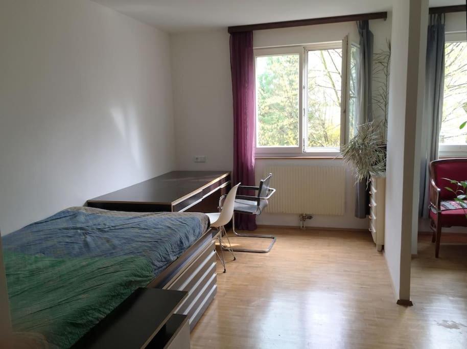 Room In Maisonette With Garden, Parking Place Bécs Kültér fotó