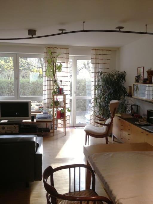 Room In Maisonette With Garden, Parking Place Bécs Kültér fotó