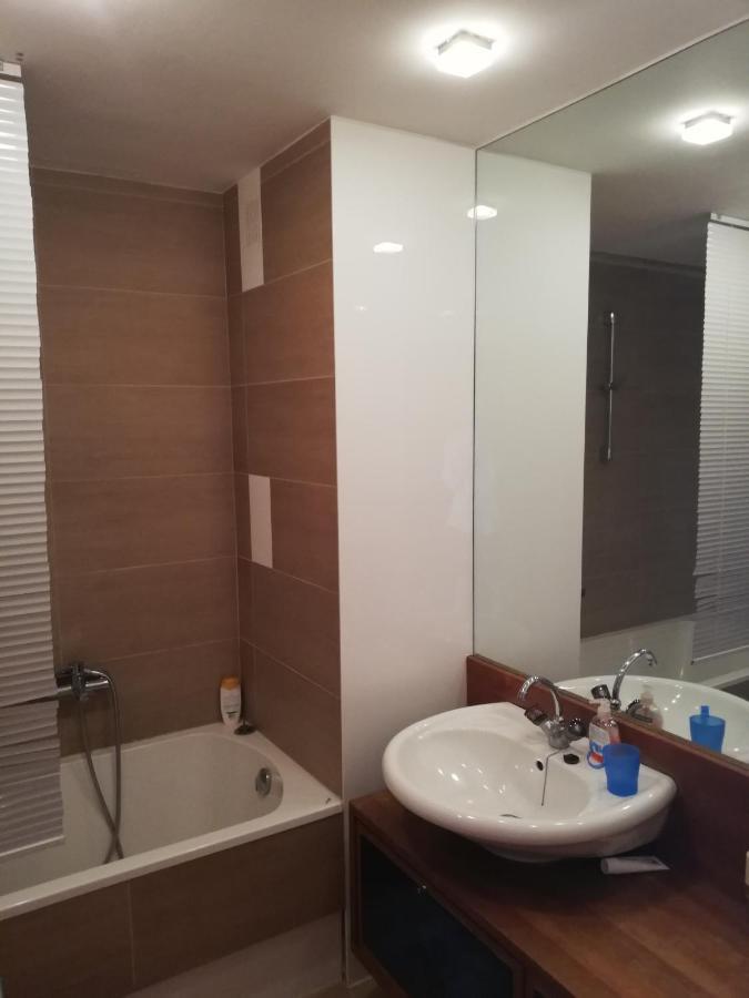 Room In Maisonette With Garden, Parking Place Bécs Kültér fotó